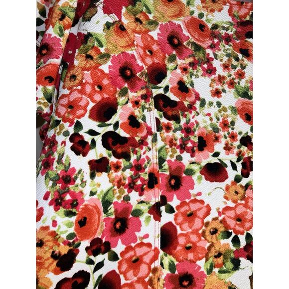 Bleeker & McDougal Women's 1X Red Floral Short Sleeve Shirt - Picture 7 of 12